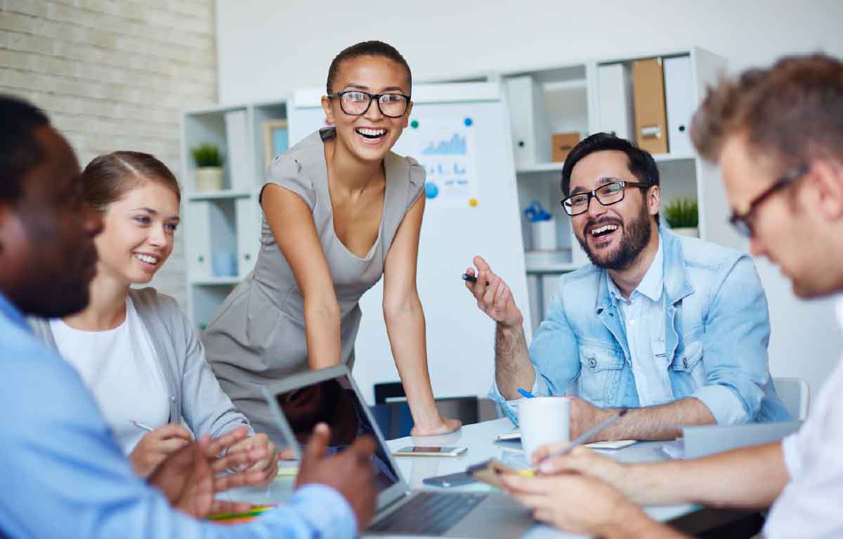 Improving employee engagement post covid engaged employees discussing life